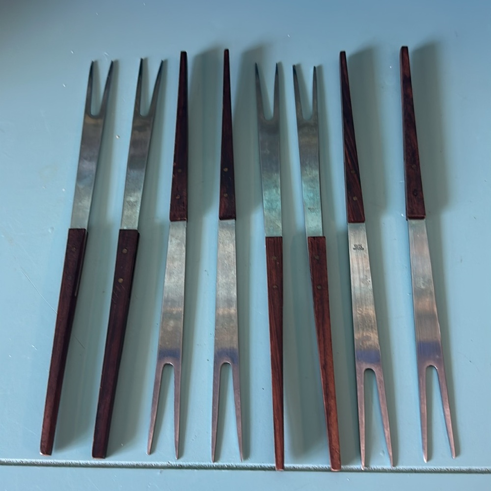 Set of 8 Vintage Japanese Teak and Stainless Steel MCM Fondue Forks - Picture 2 of 6